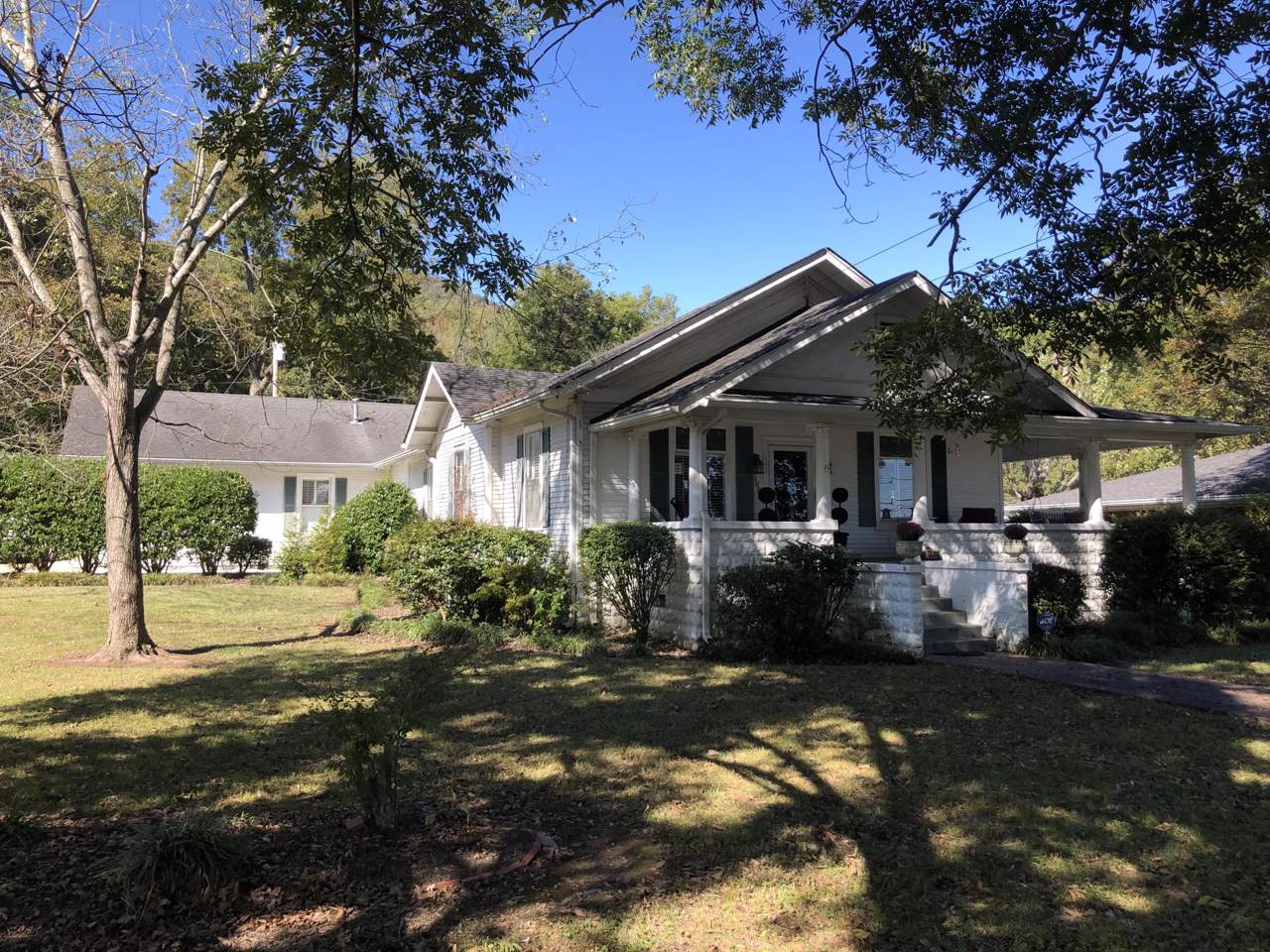 1006 Elm Ave - Photo 1