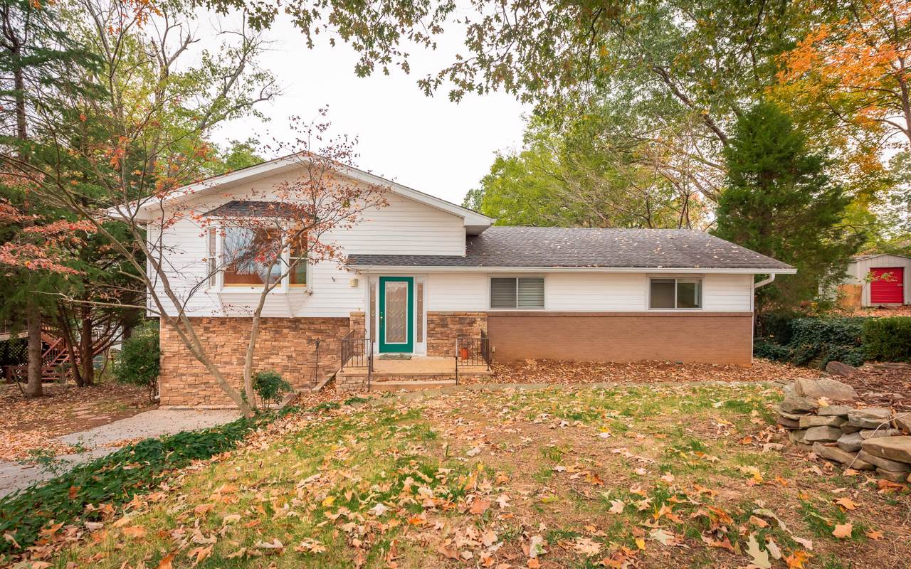 321 Walsh Rd - Photo 1