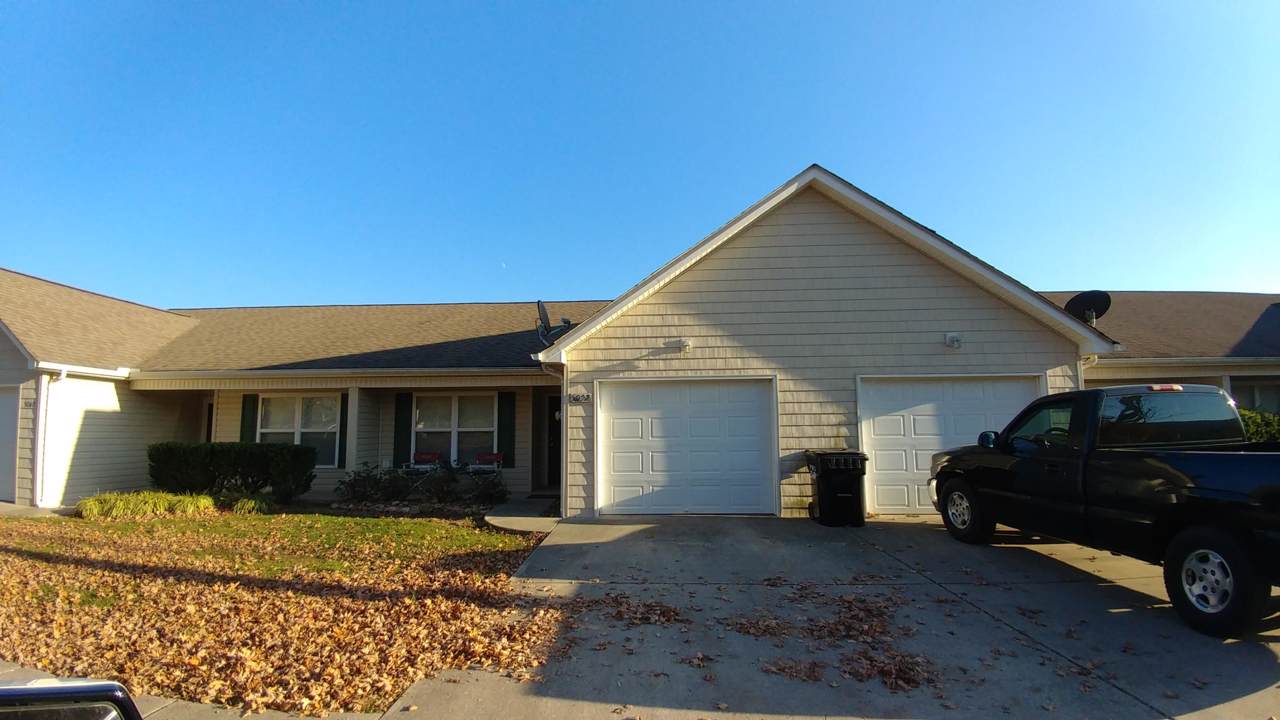 5032 Valley Rd - Photo 1