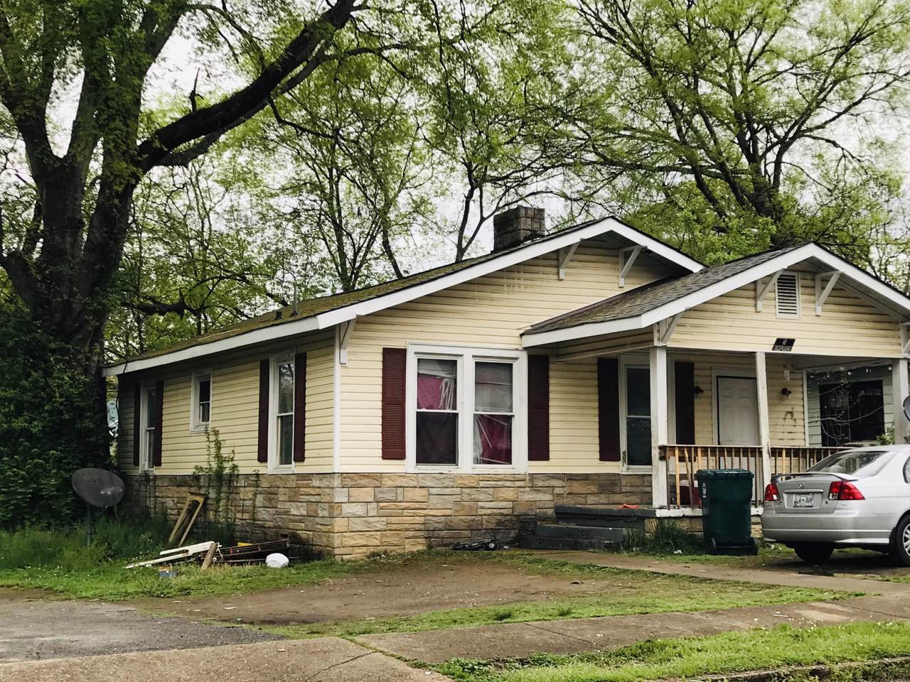 2311 Kirby Ave - Photo 1