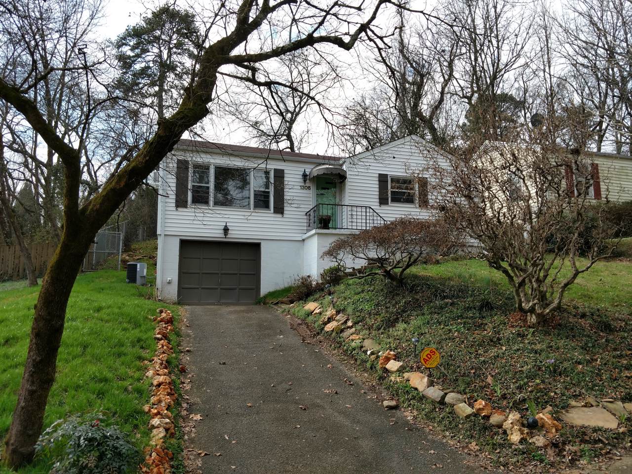1306 Dugdale St - Photo 1