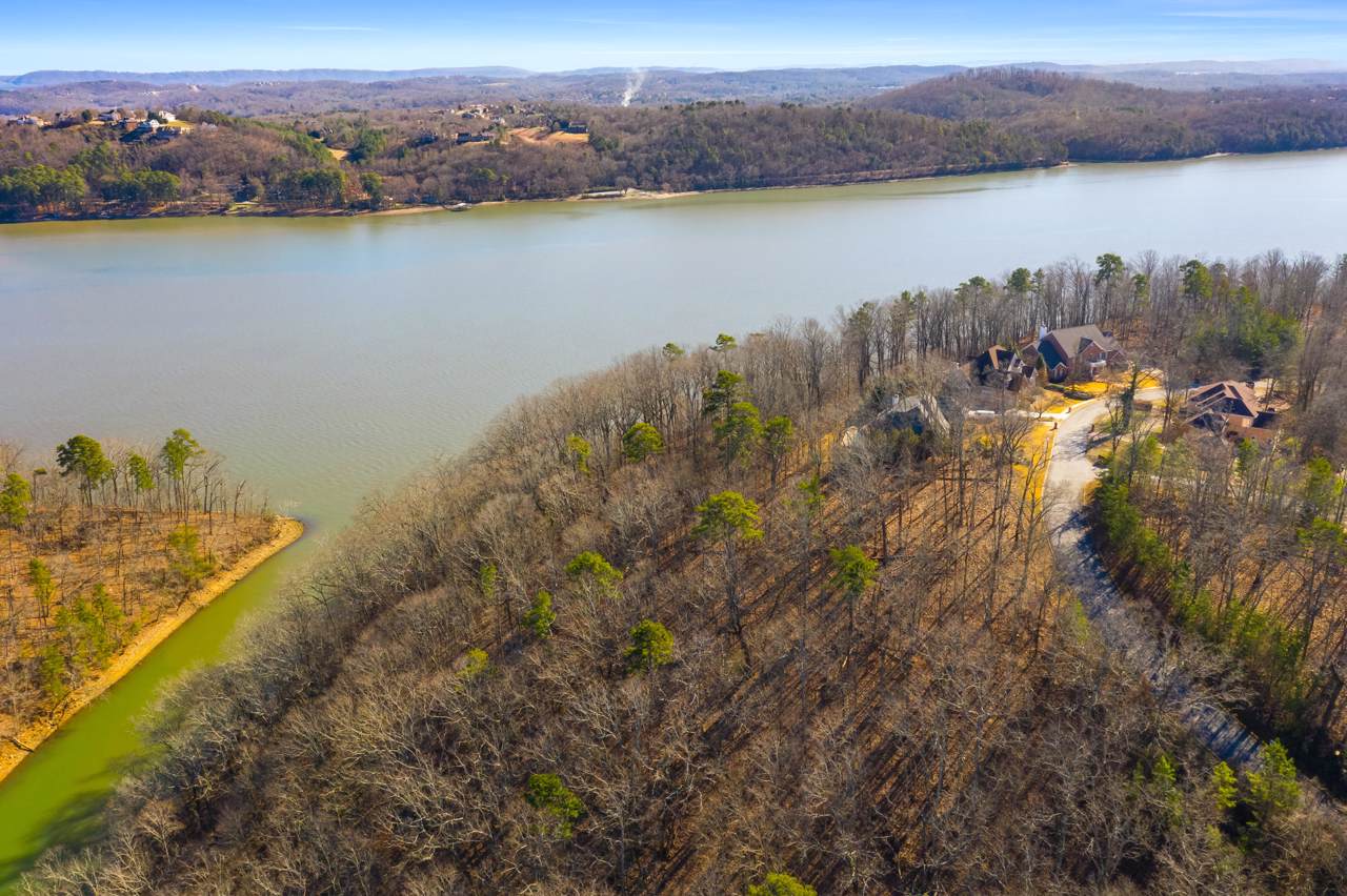 2040 River Bluff Dr - Photo 1