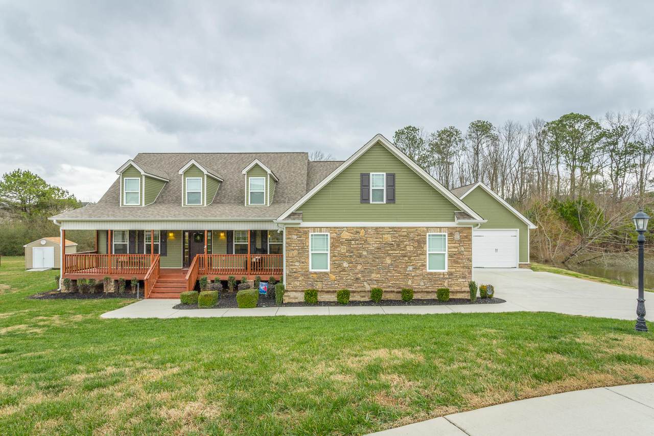 326 Chase Lane N E - Photo 1