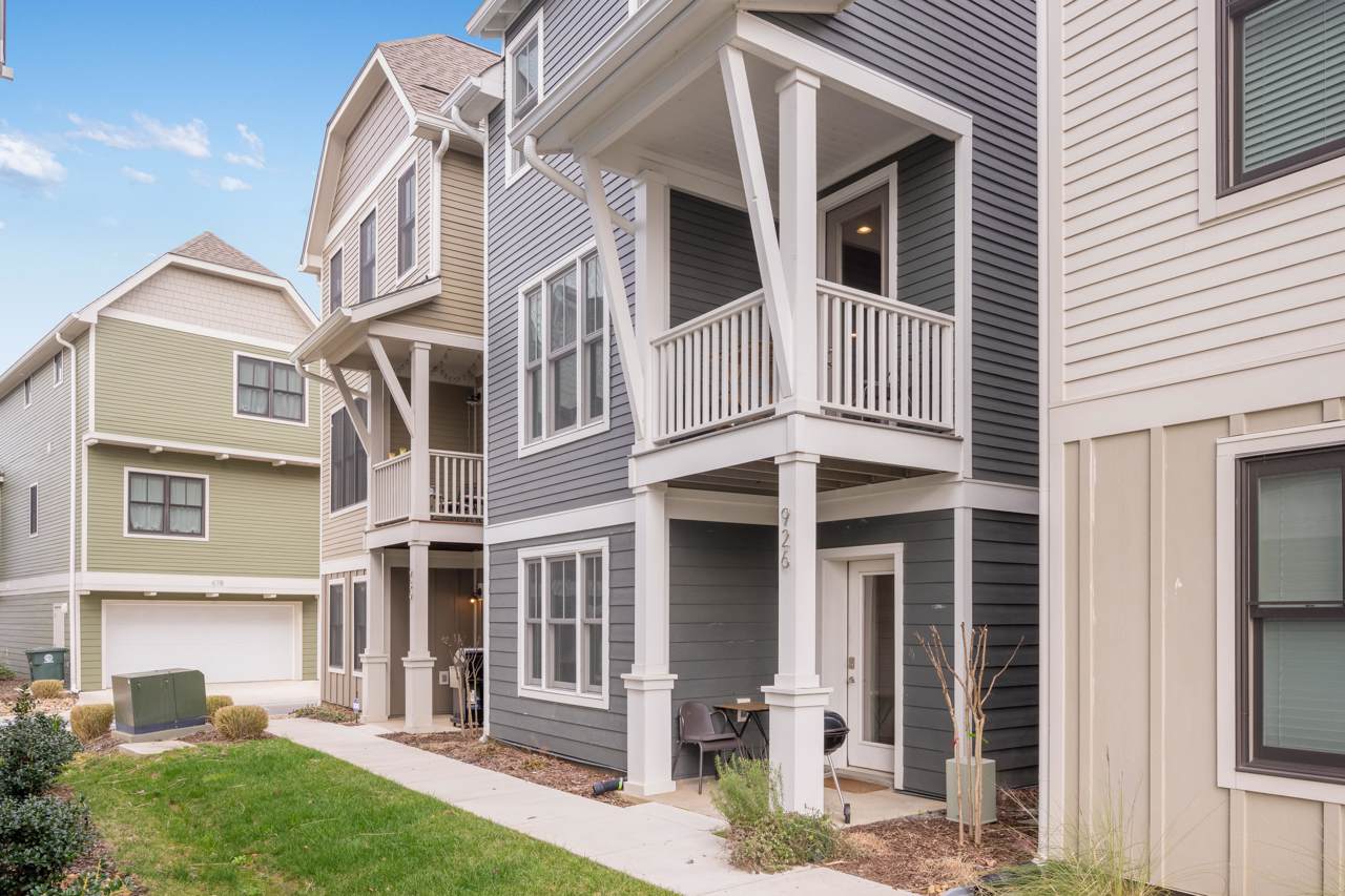 926 Landings Dr - Photo 1