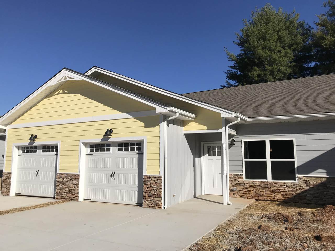 4470 Keith St - Photo 1