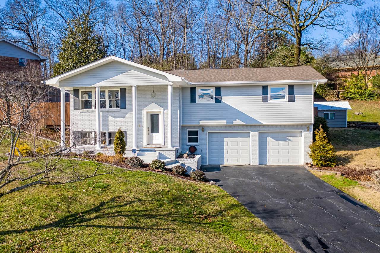 525 Oak Crest Ln - Photo 1