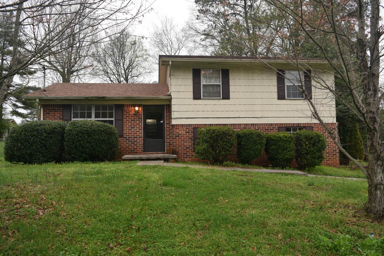 1320 Moore Pl - Photo 1