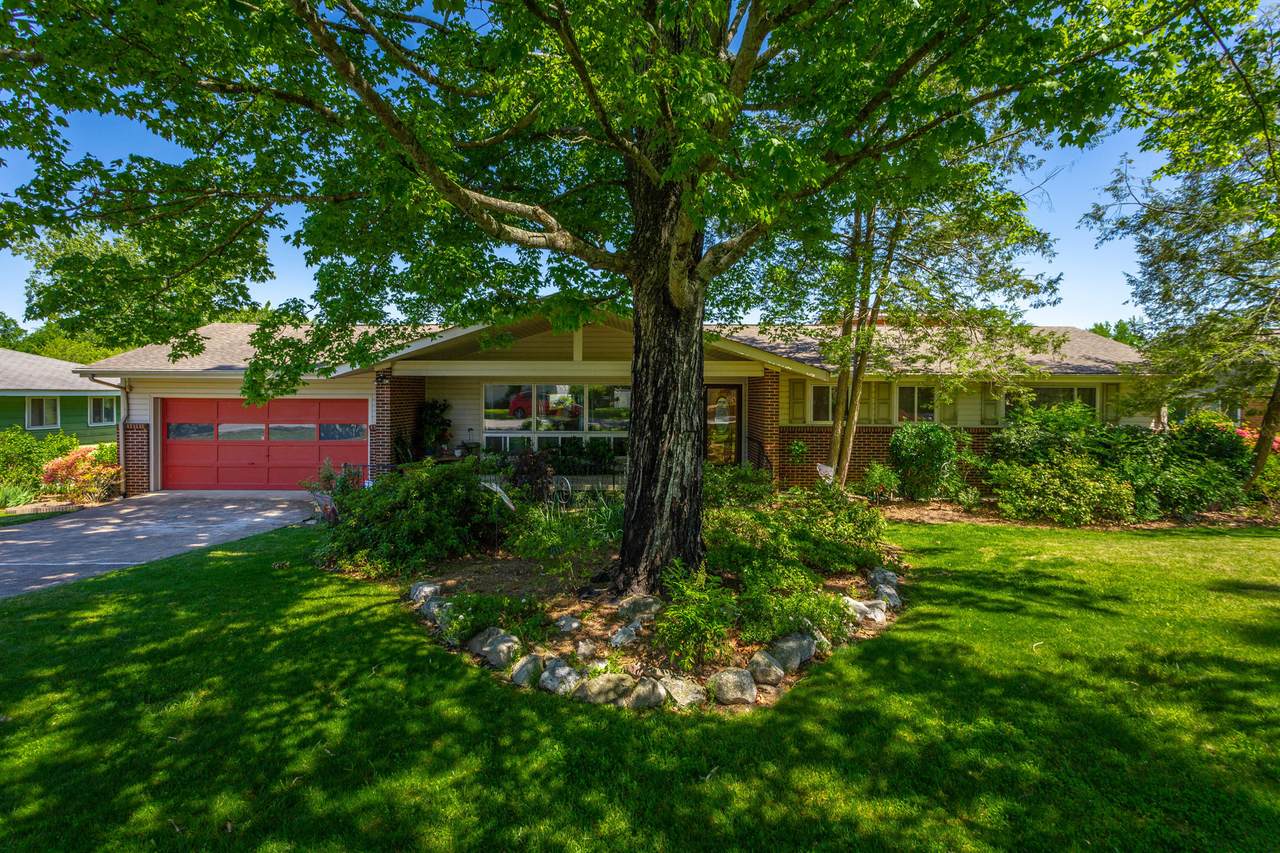 832 Belvoir Crest Dr - Photo 1 832 Belvoir Crest Dr - Photo 1