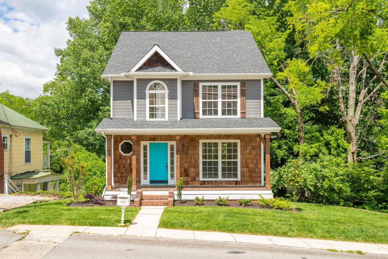 811 Forest Ave - Photo 1