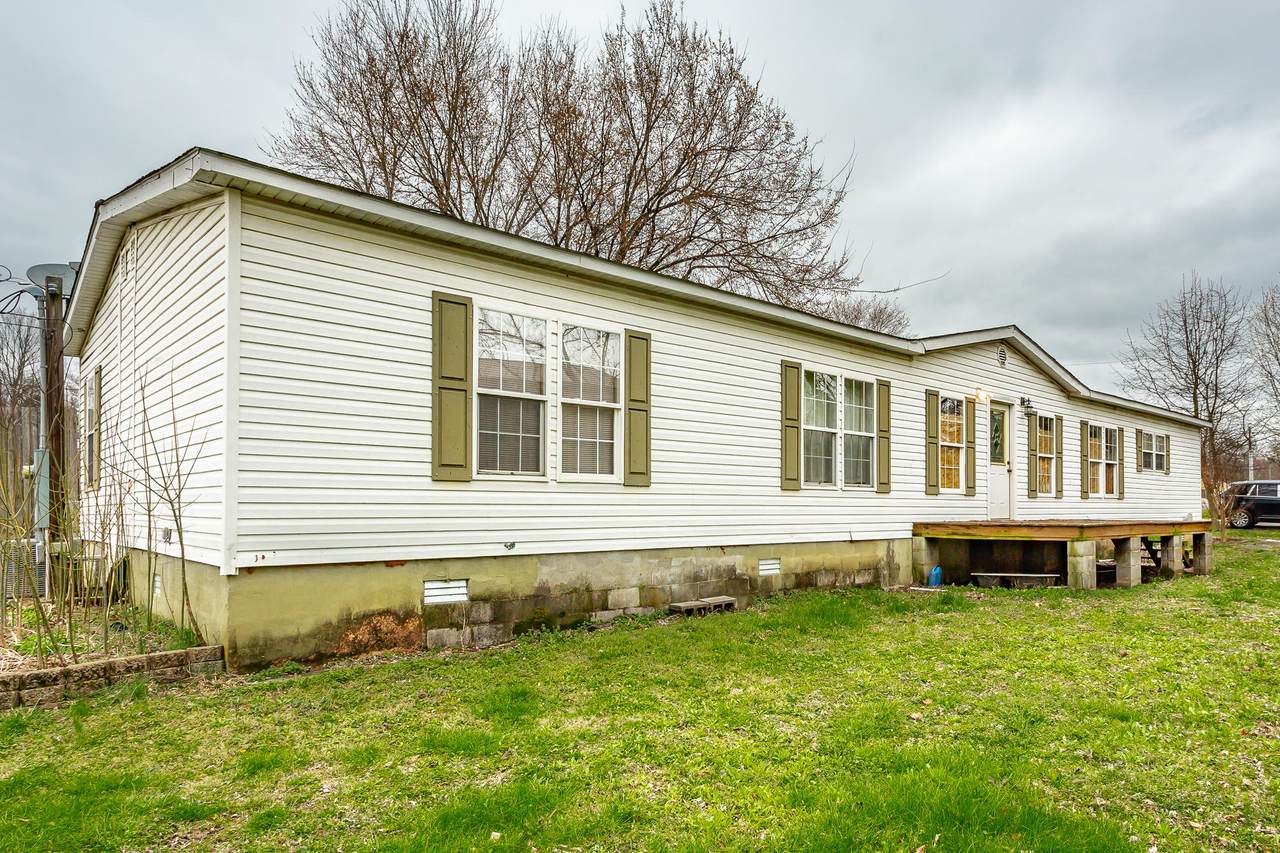 153 Berry St - Photo 1
