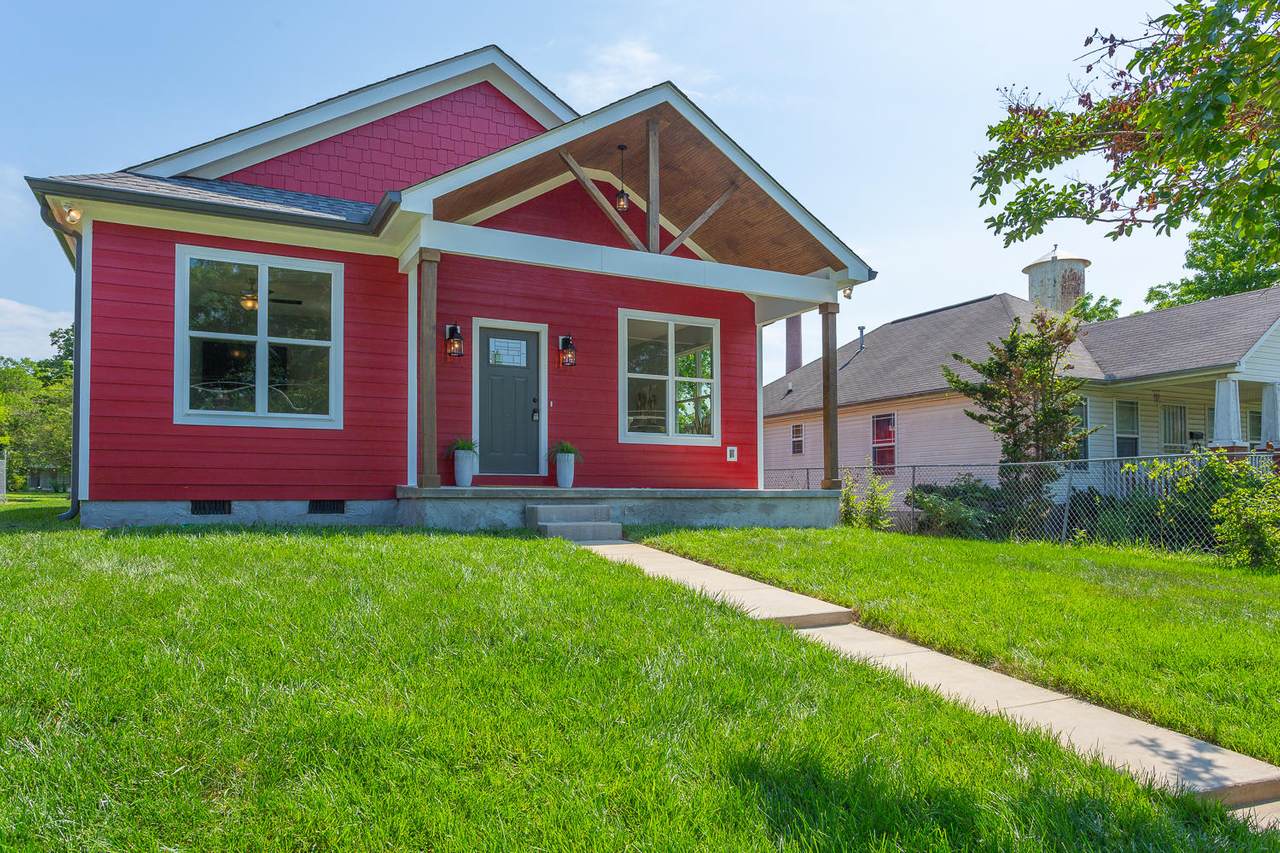 2204 Bennett Ave - Photo 1