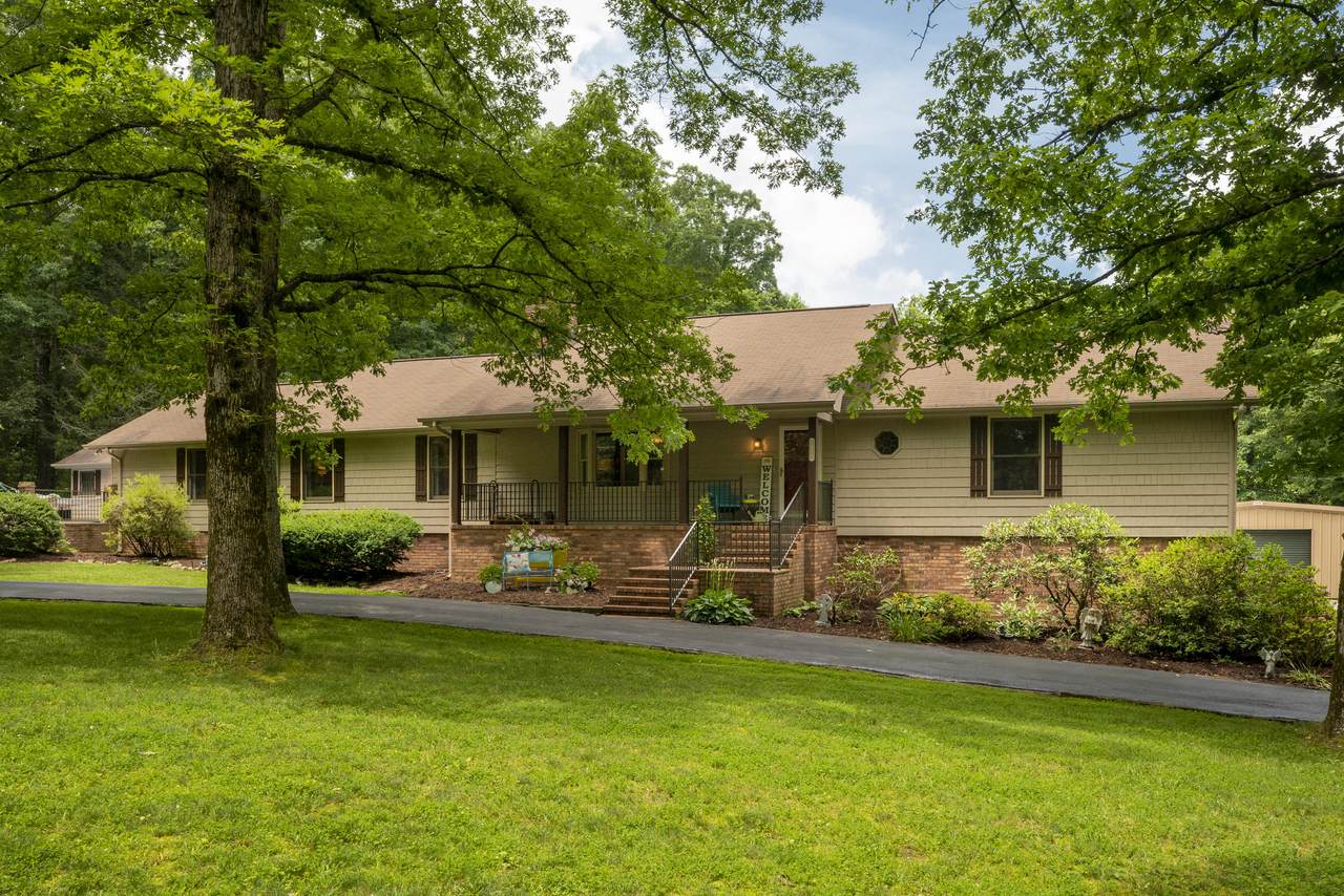 1212 Rocky Dell Ln - Photo 1