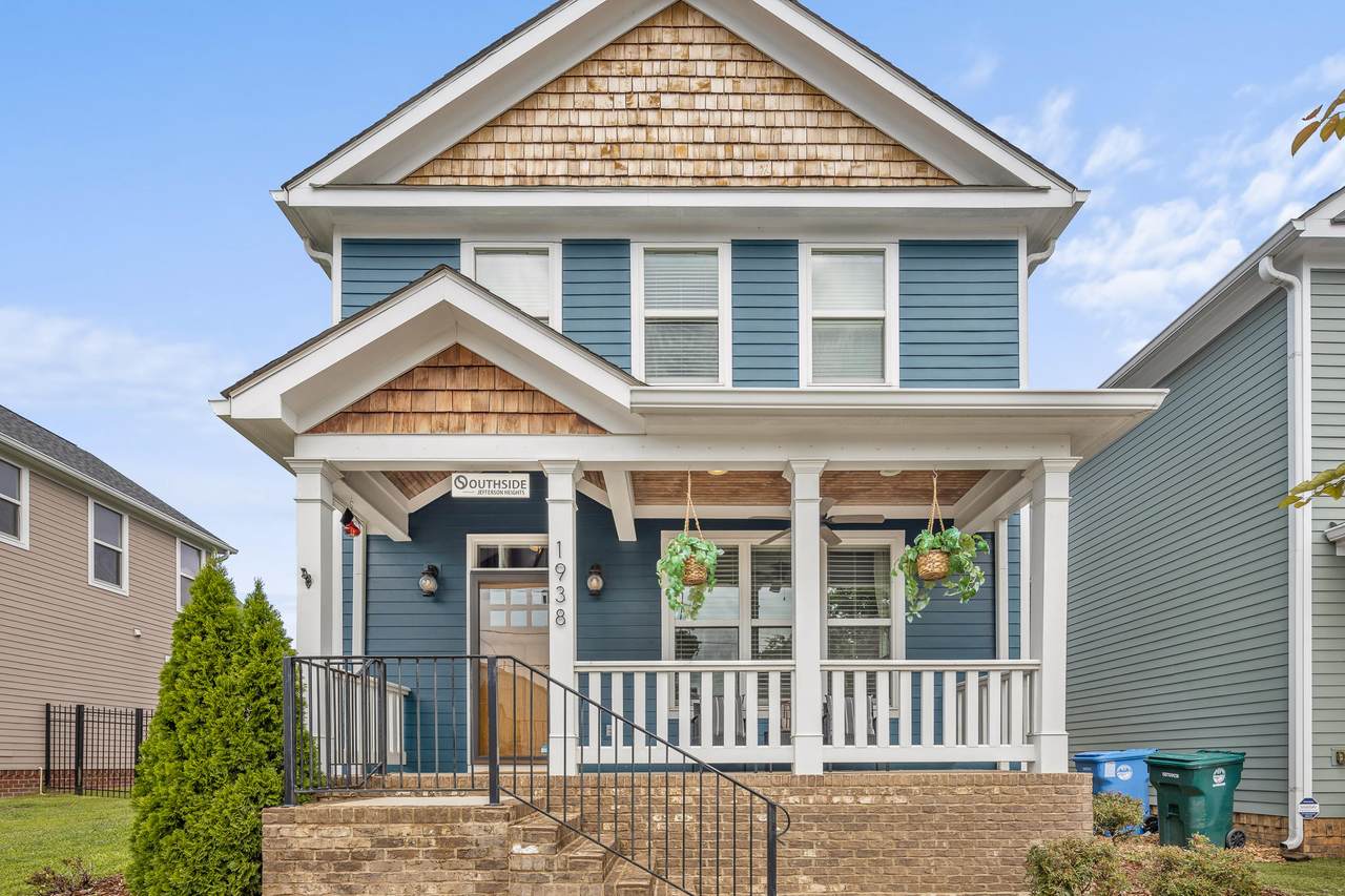 1938 Rossville Ave - Photo 1