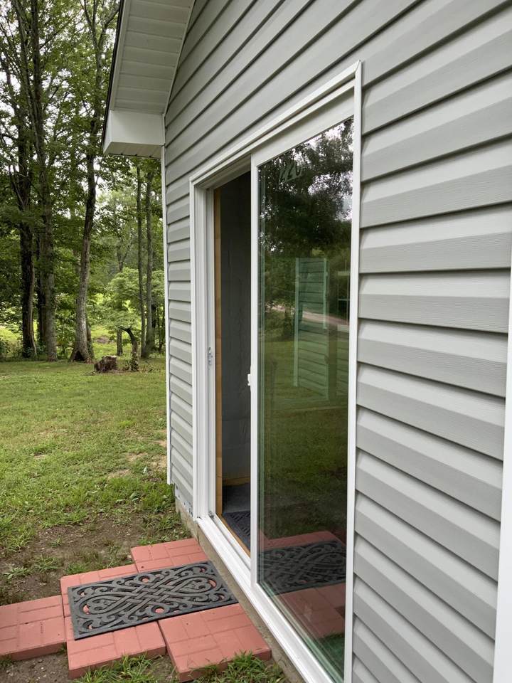 220 Thurman Ln - Photo 1