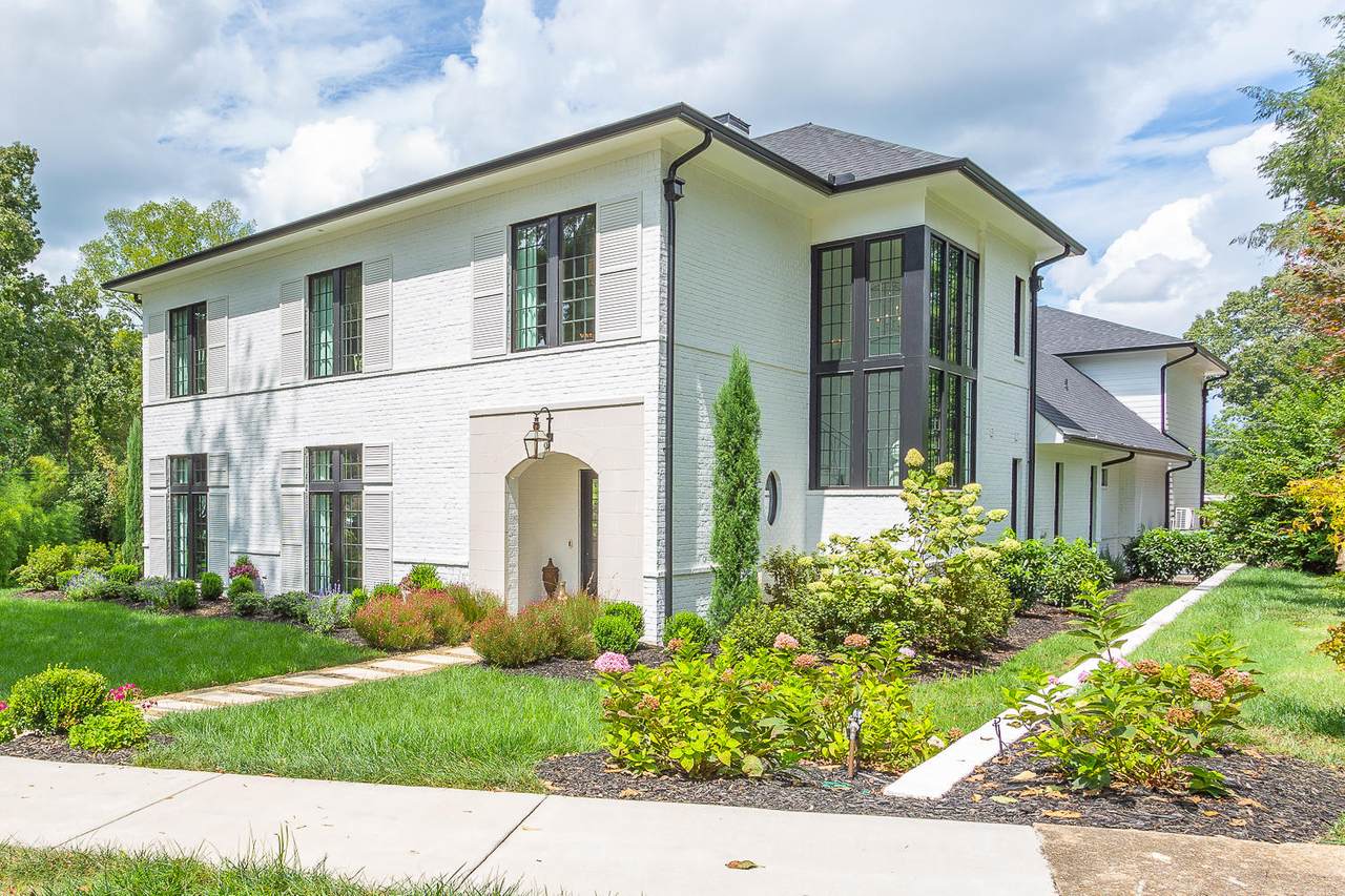 1801 Crestwood Dr - Photo 1
