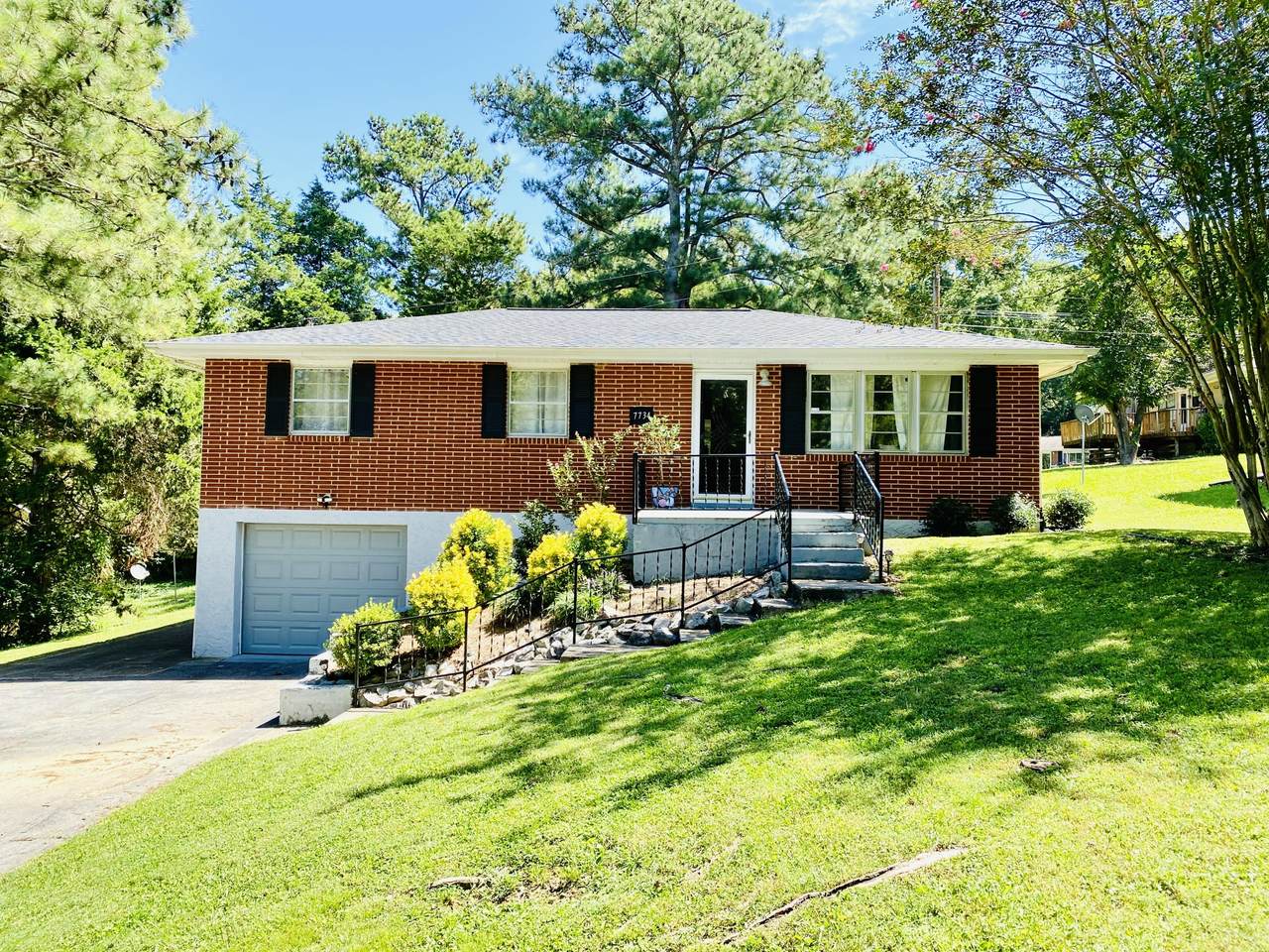 7734 Holiday Hills Cir - Photo 1