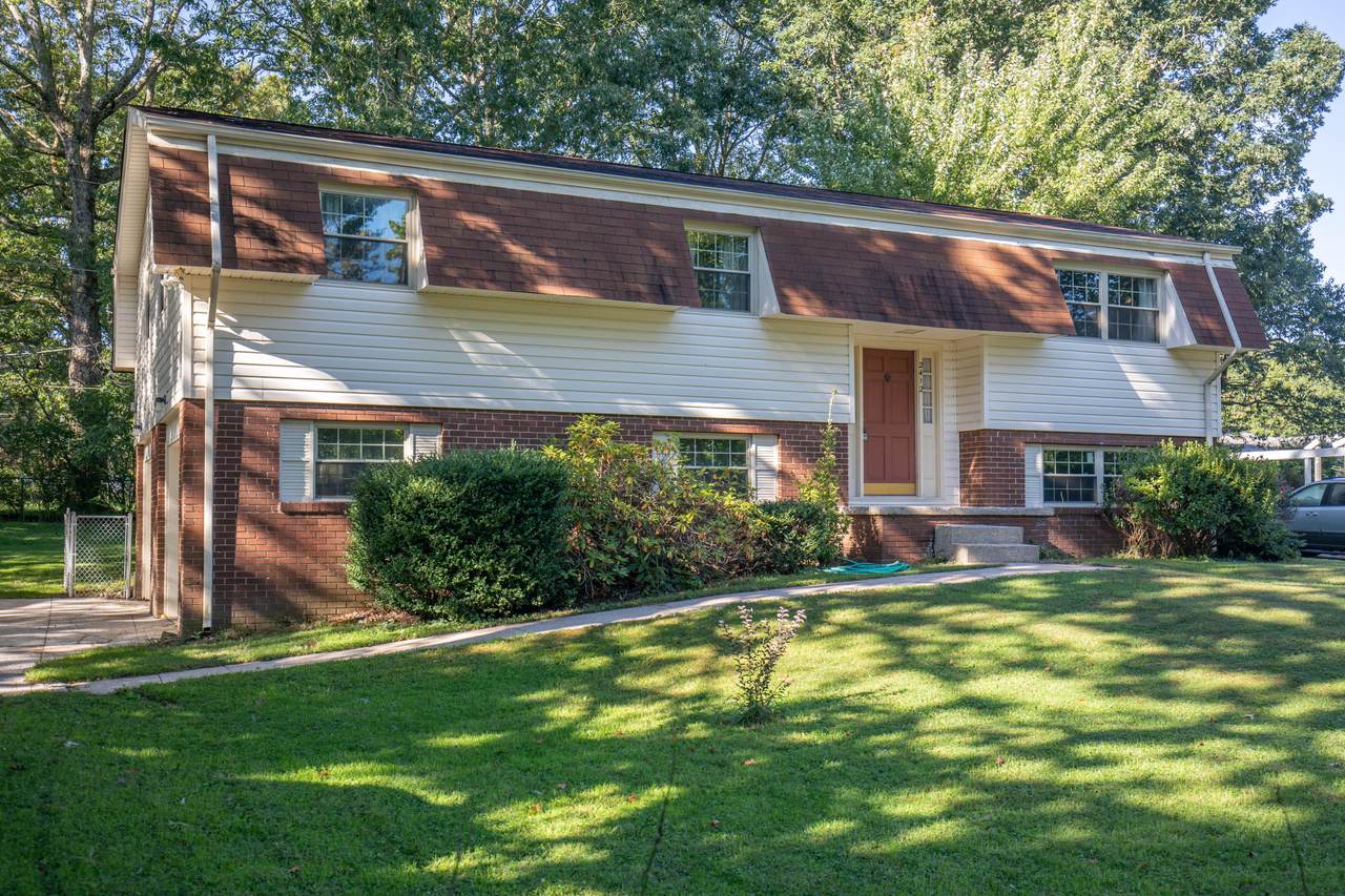 2412 Dowler Cir - Photo 1