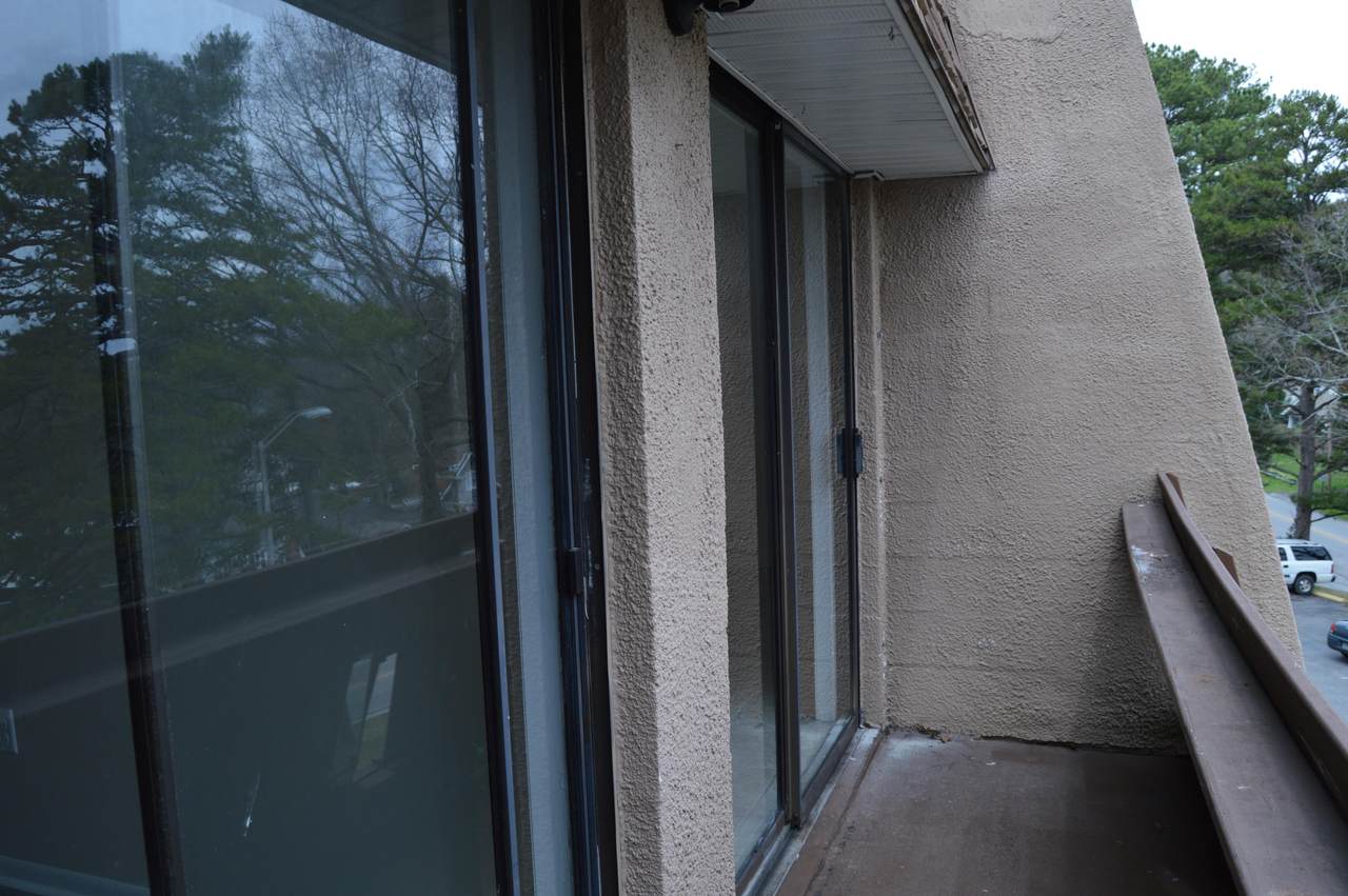 915 Seminole Dr - Photo 1
