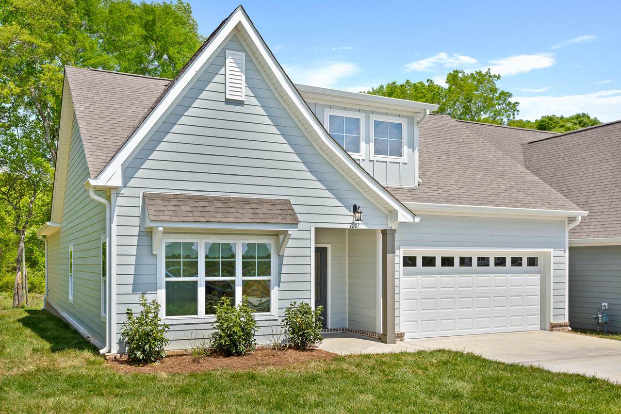1291 Neyland Cir - Photo 1