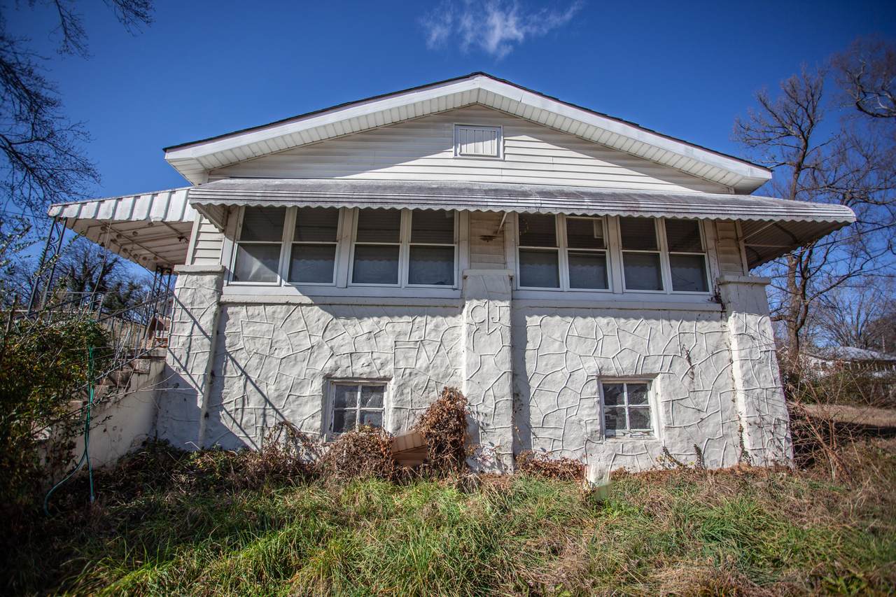 711 Woodmore Ln - Photo 1