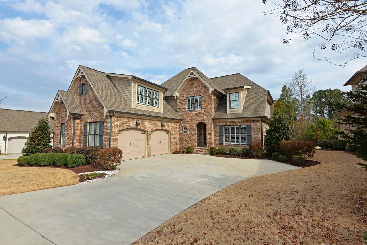 8013 Hampton Cove Dr - Photo 1