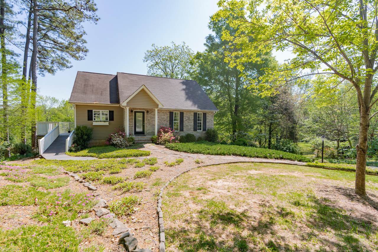 2348 Mark Ln - Photo 1
