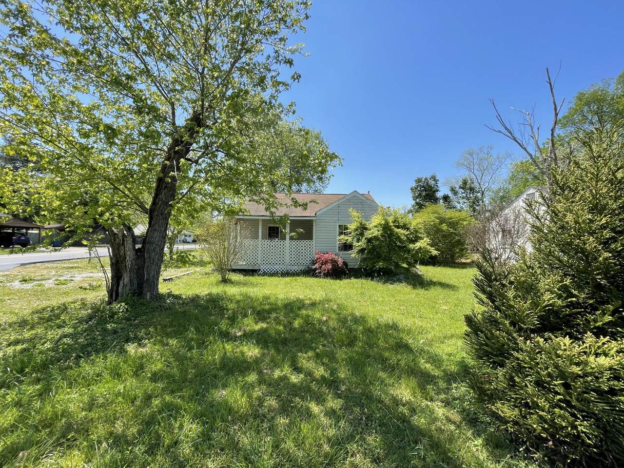 1111 Henderson Ave - Photo 1