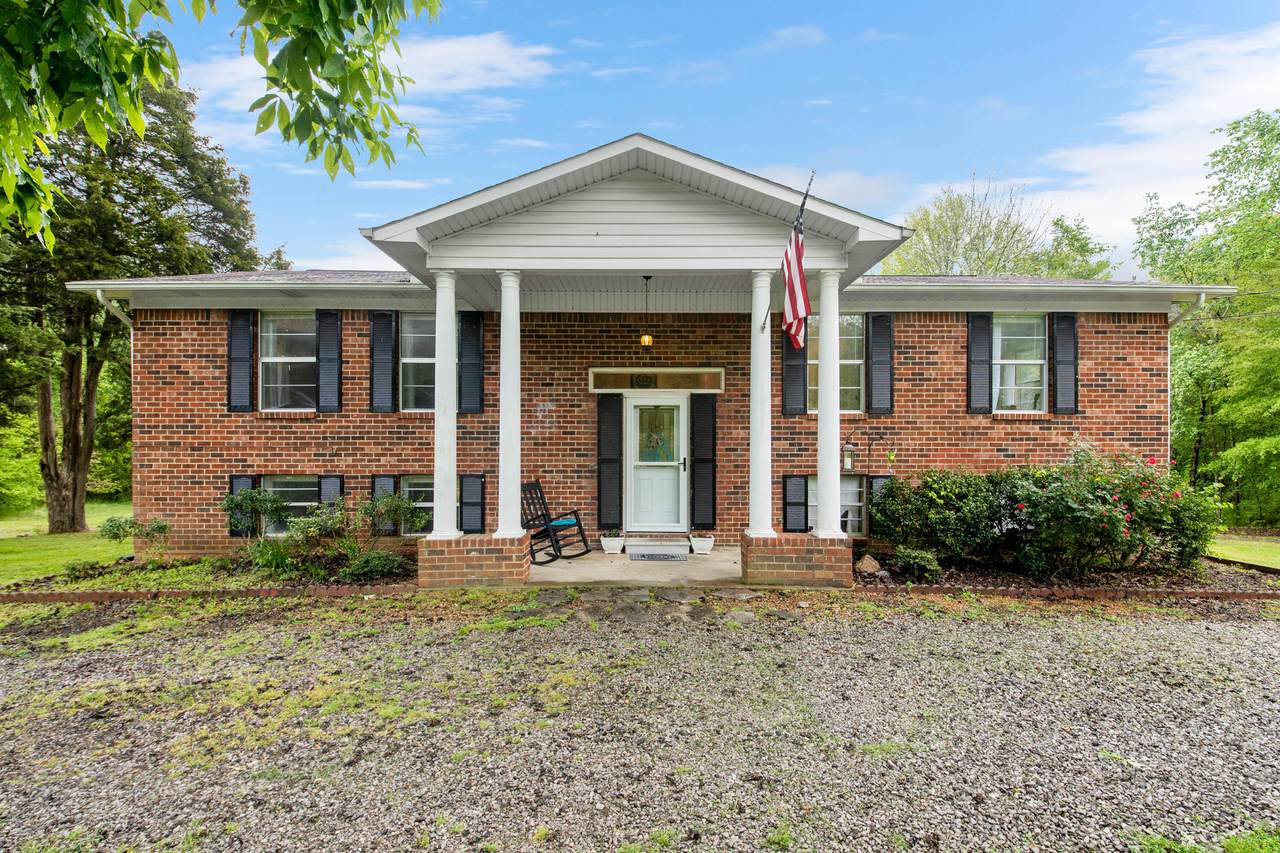 226 Dogwood Tr - Photo 1