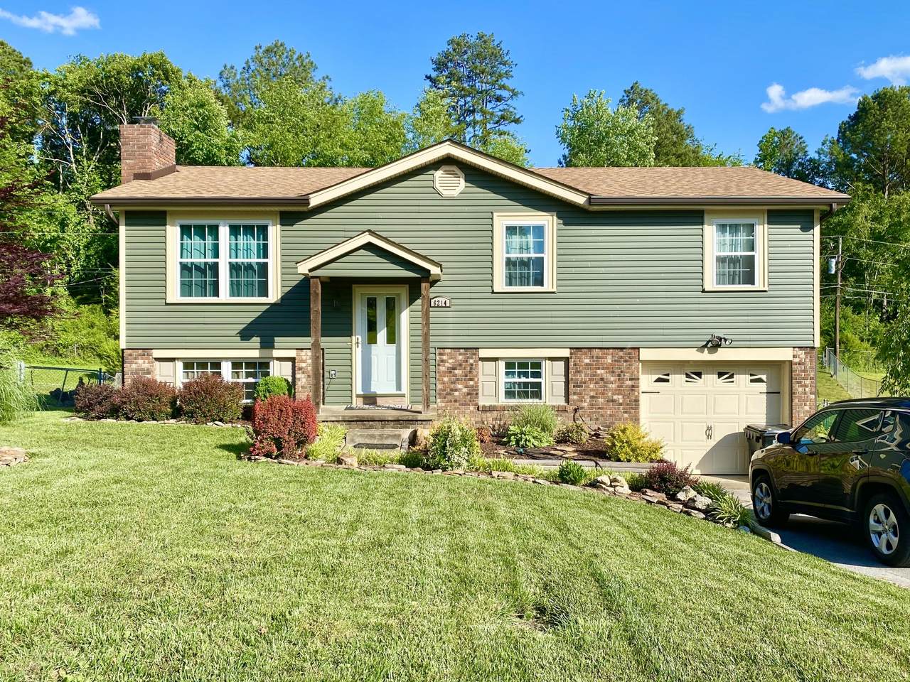 6214 Canoe Ln - Photo 1