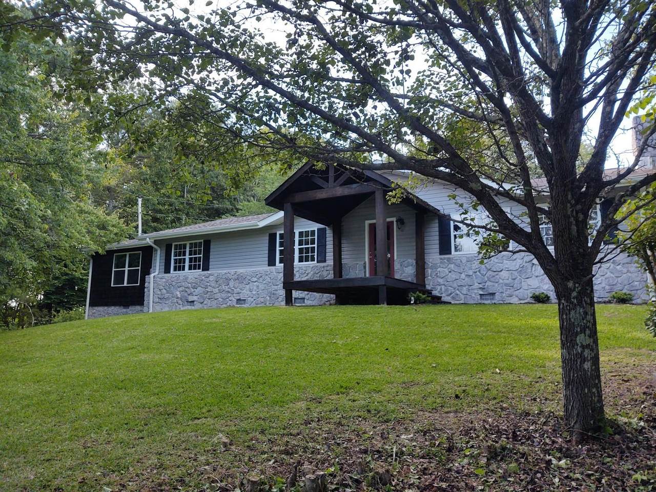 194 Ash Ln - Photo 1