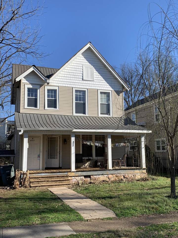 407 Colville St - Photo 1