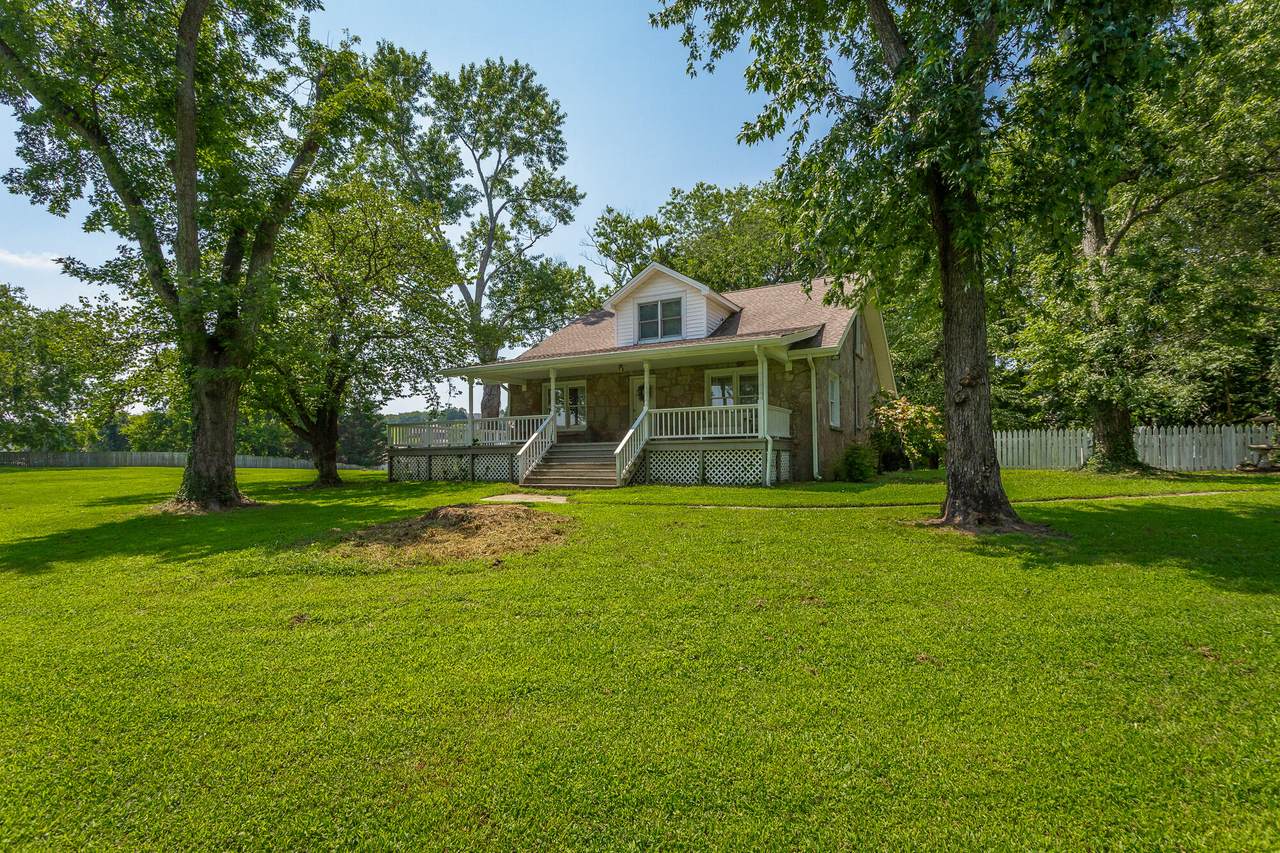 327 Meadowview Ln - Photo 1