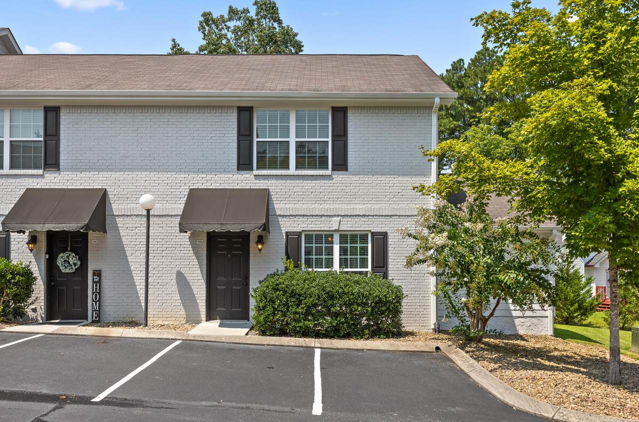 1100 Maple Tree Ln - Photo 1