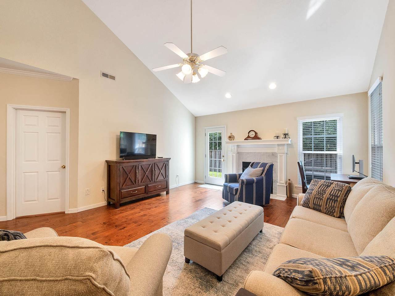 6115 Amber Brook Dr - Photo 1
