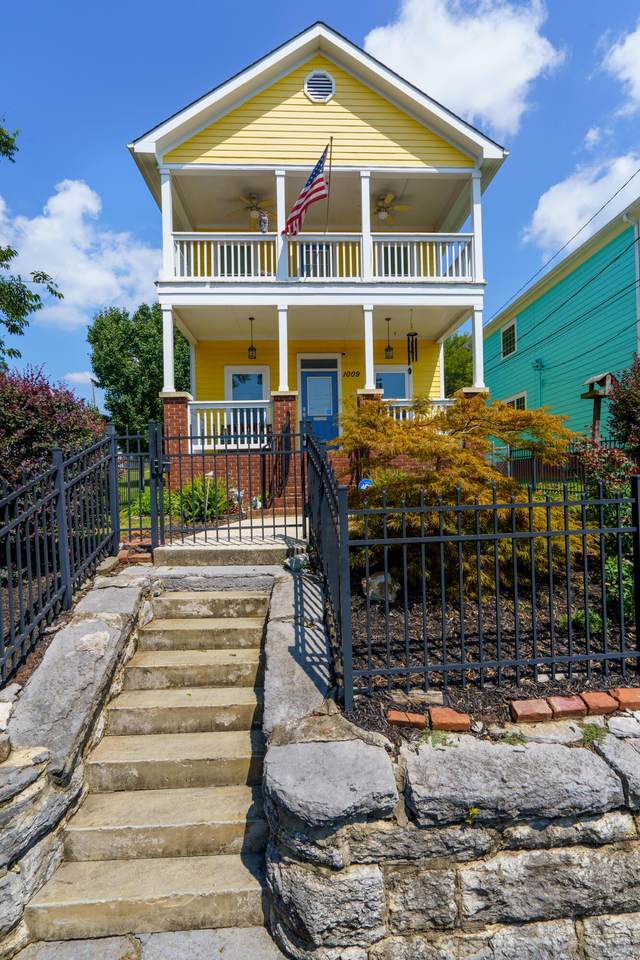 1009 11th St - Photo 1