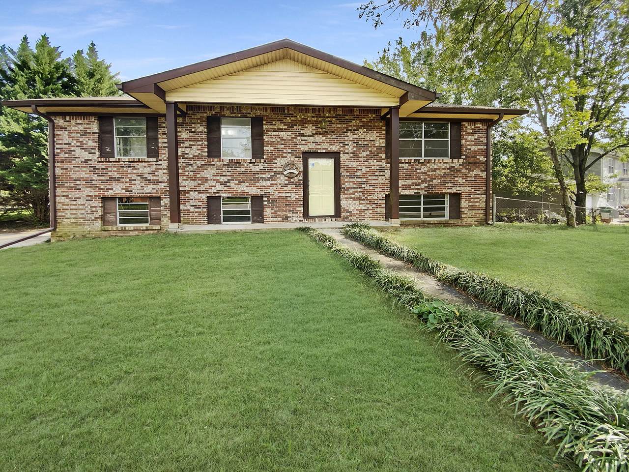 7226 Fairbanks Rd - Photo 1