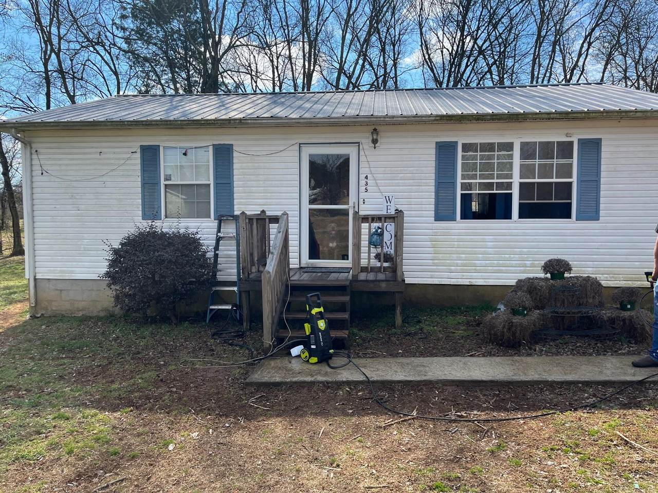 435 Piercy Rd - Photo 1