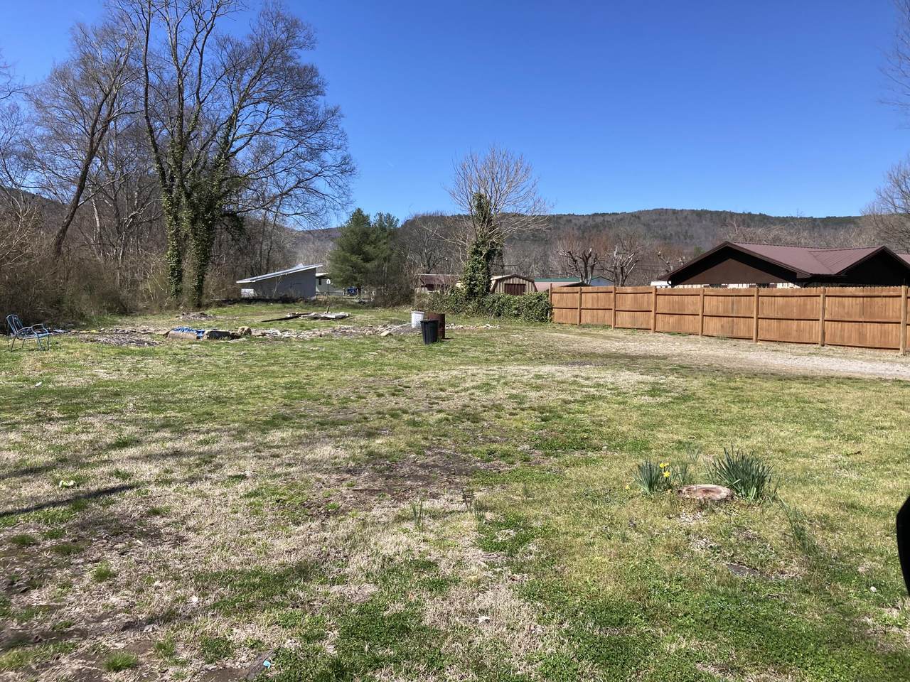 183 Miller St - Photo 1