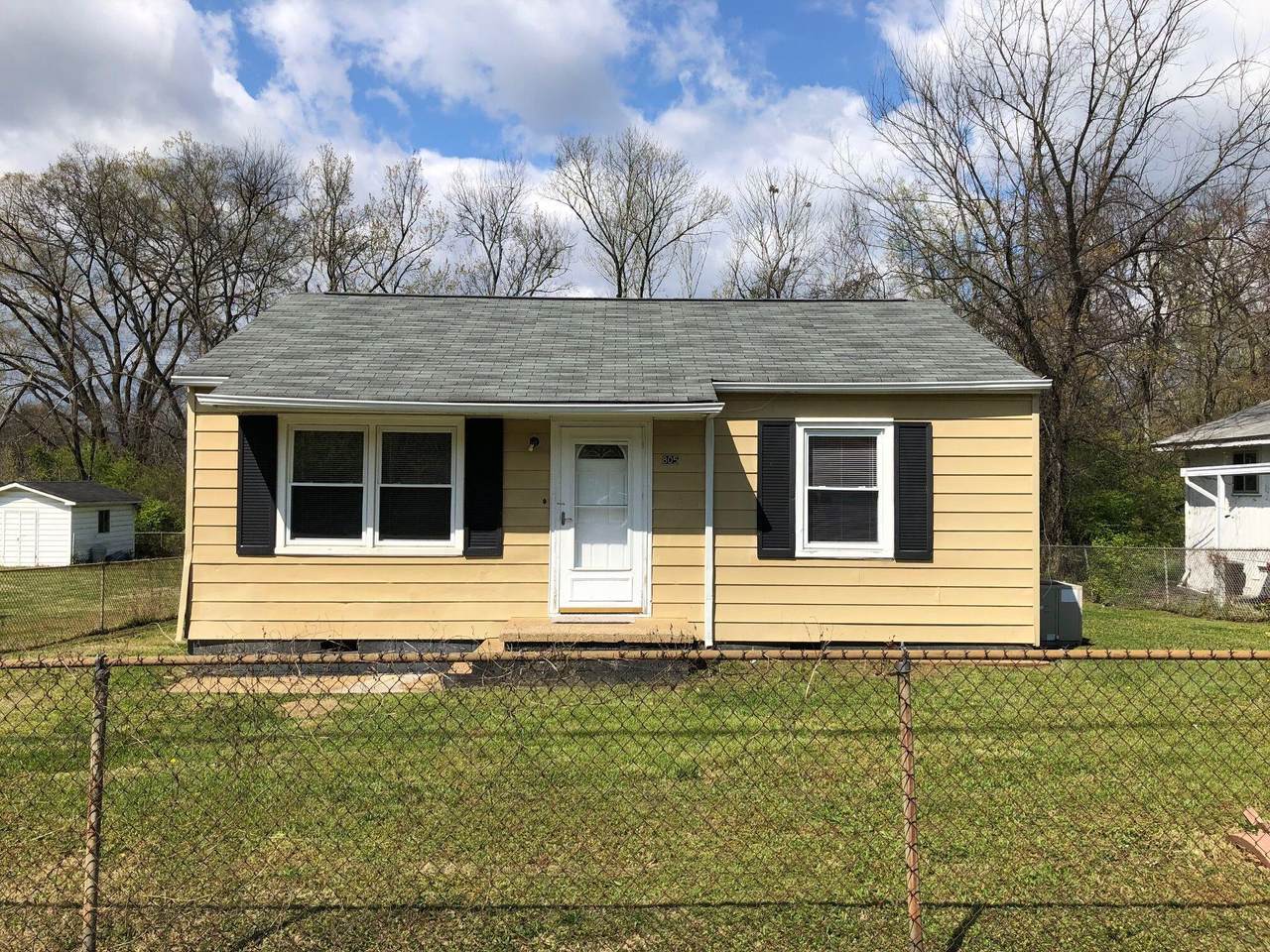805 Richmond Ave - Photo 1