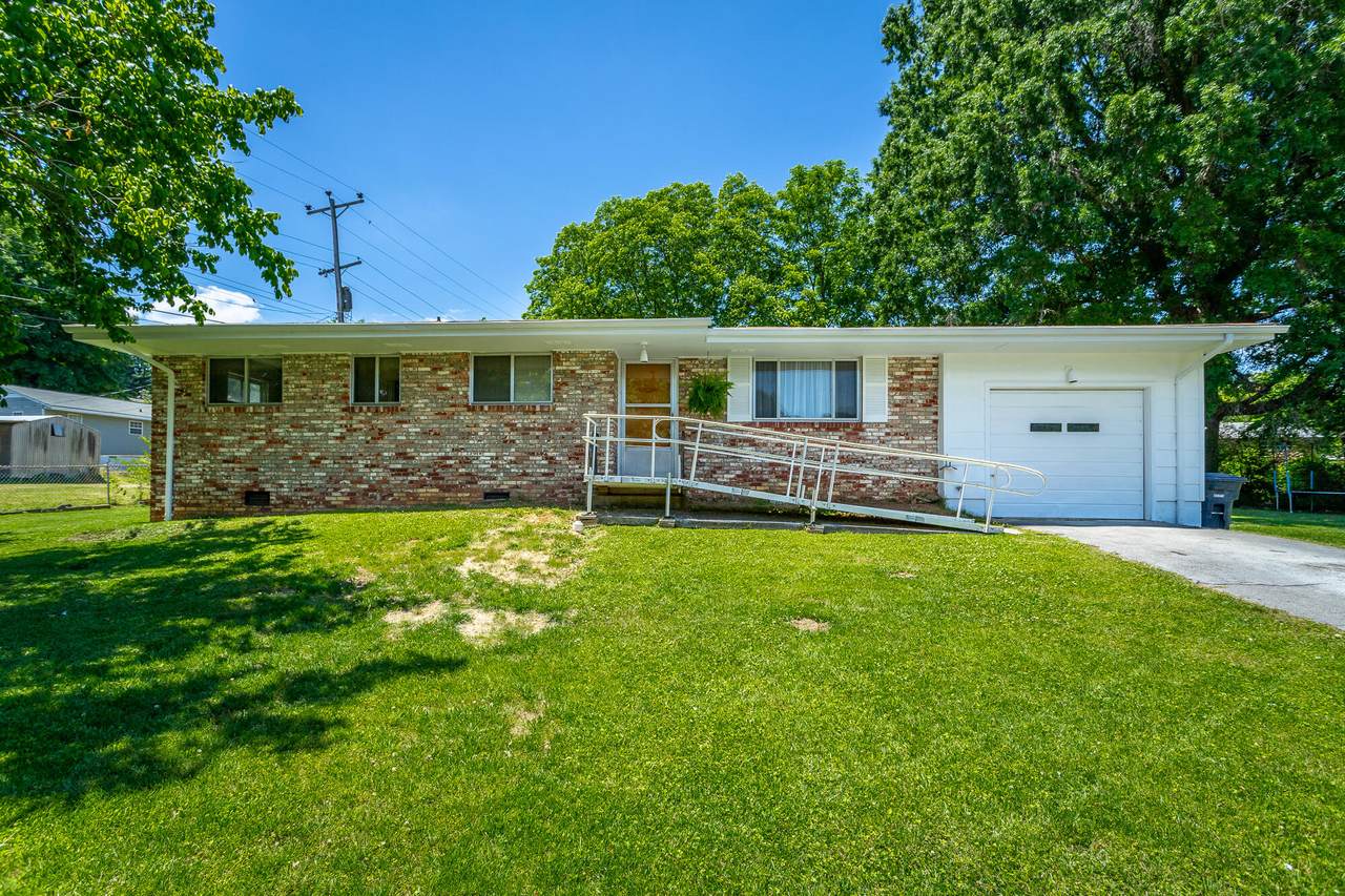 839 Darryl Ln - Photo 1