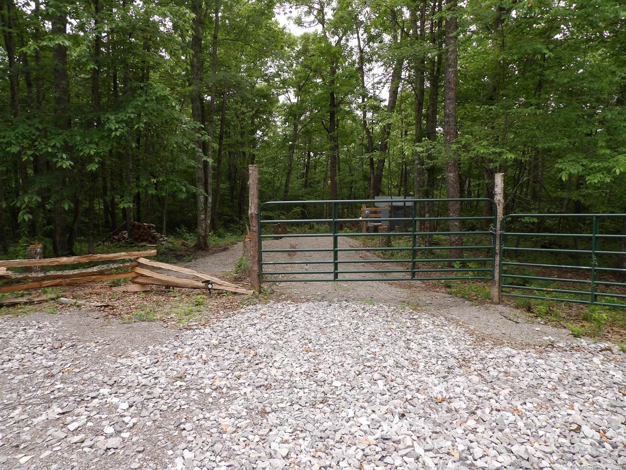 2 Rocky Creek Dr - Photo 1