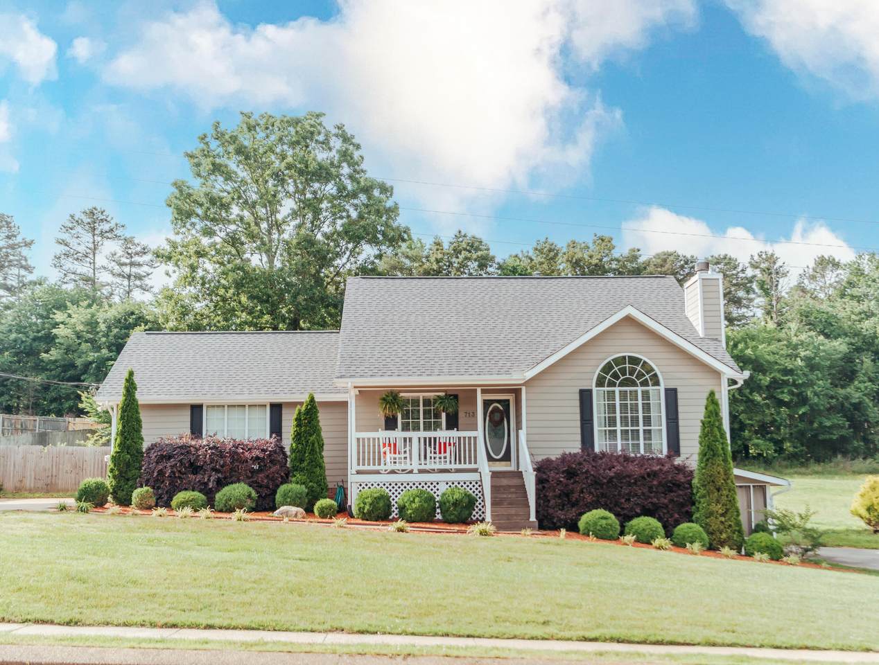 713 Ashbrook Dr - Photo 1