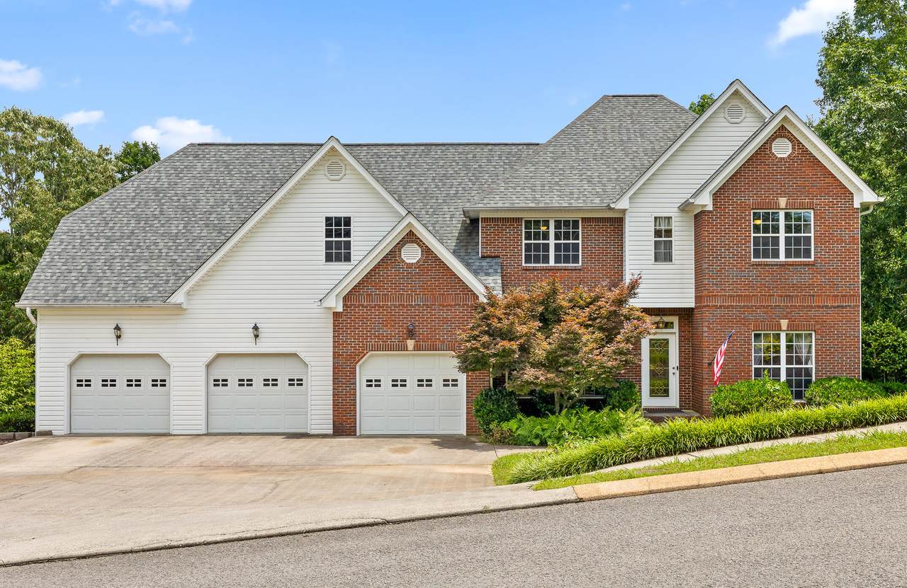 554 Blue Bird Ln - Photo 1