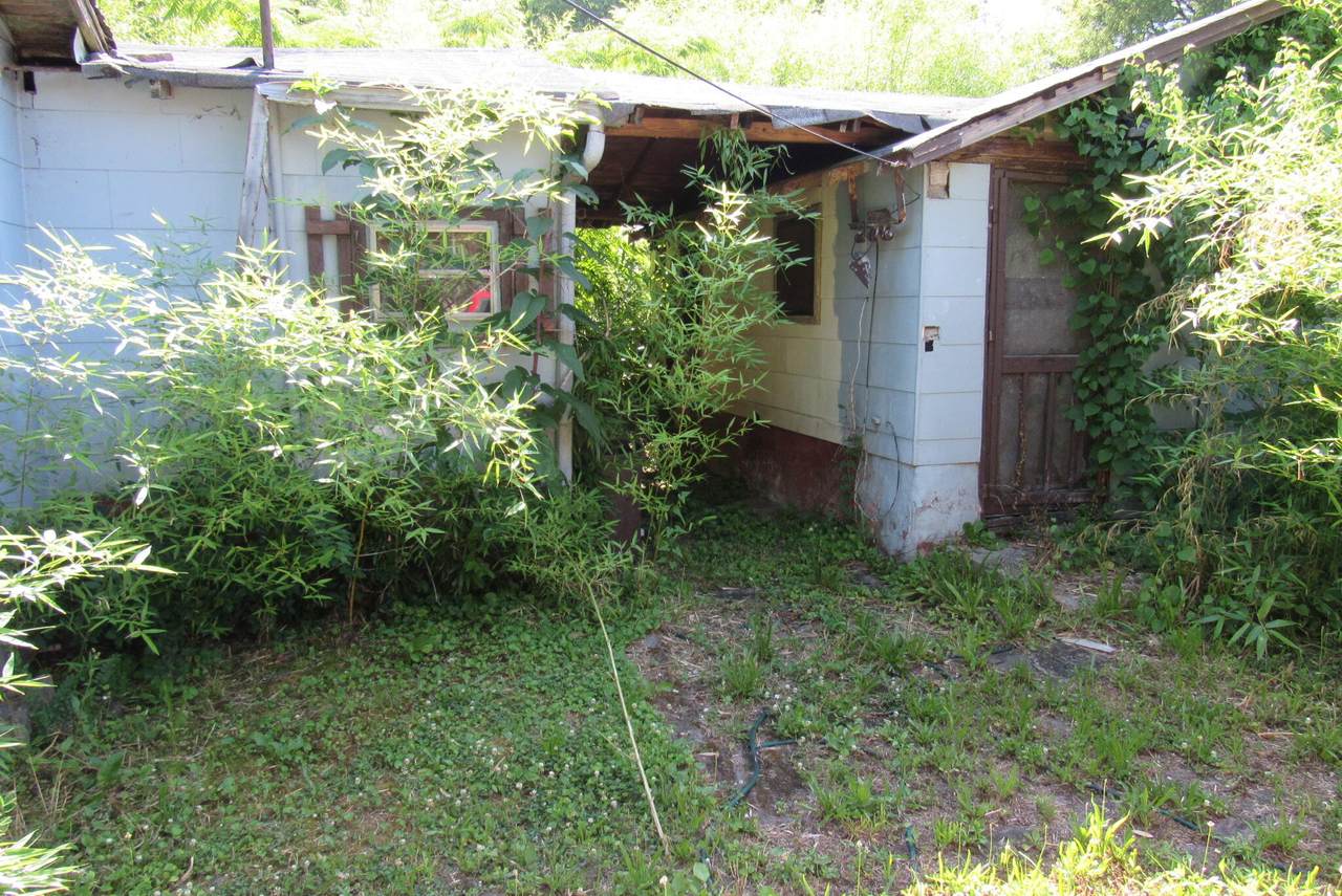 237 Nason St - Photo 1