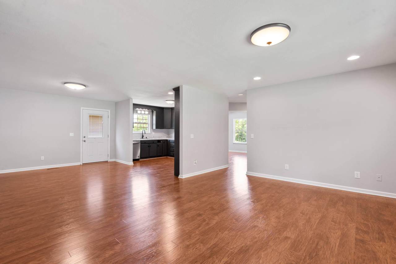 129 Fairview Rd - Photo 1
