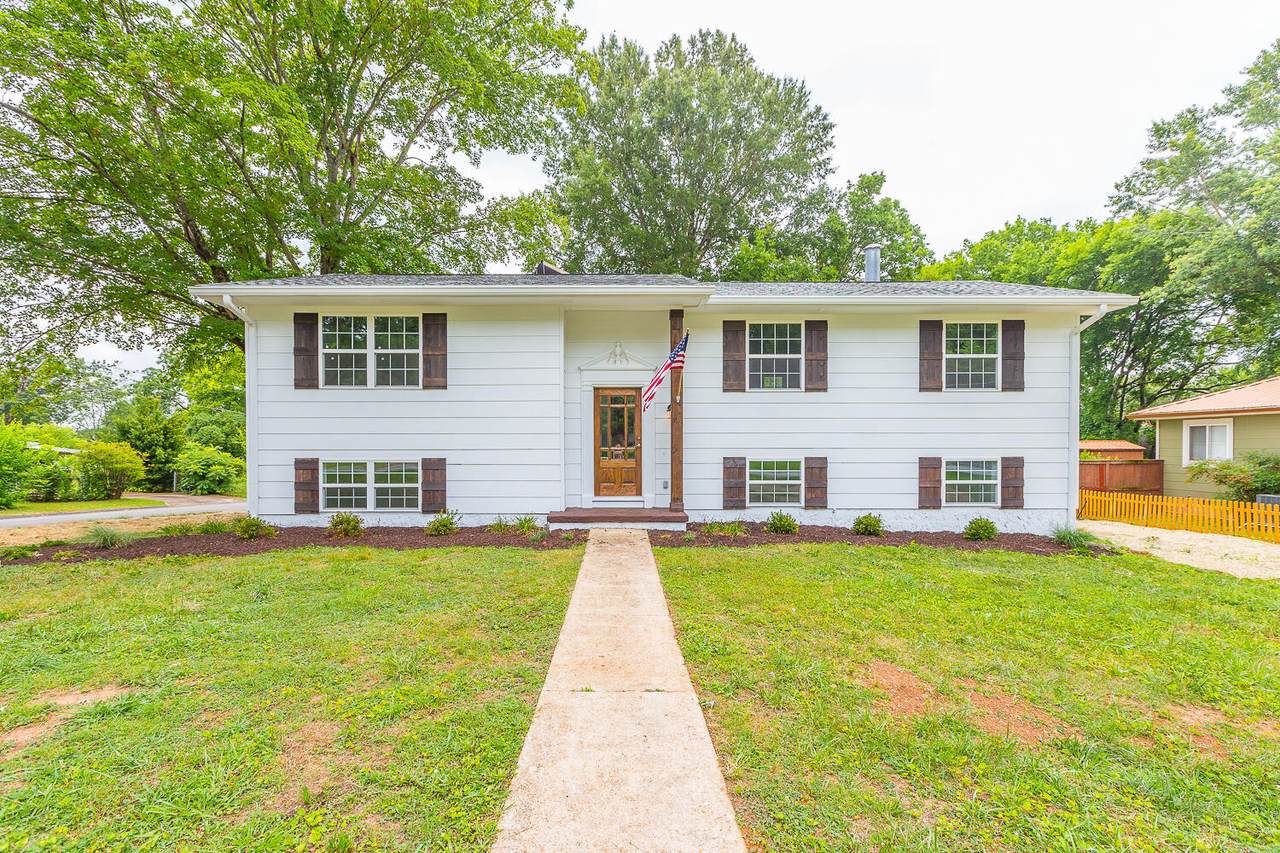 2206 Mae Dell Rd - Photo 1