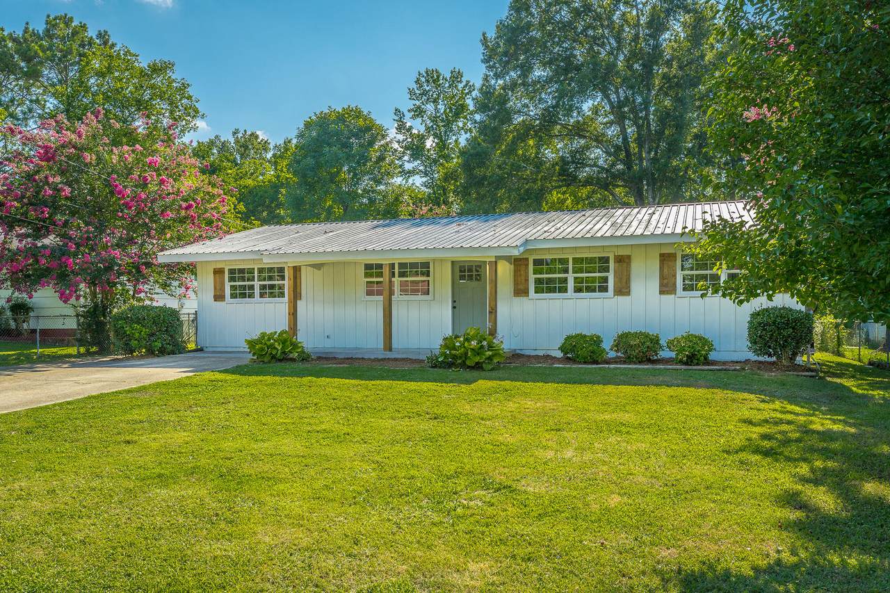 212 Robert E Lee St - Photo 1