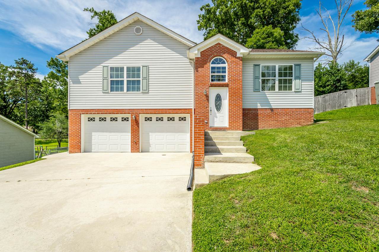 1005 Falcon Run Dr - Photo 1