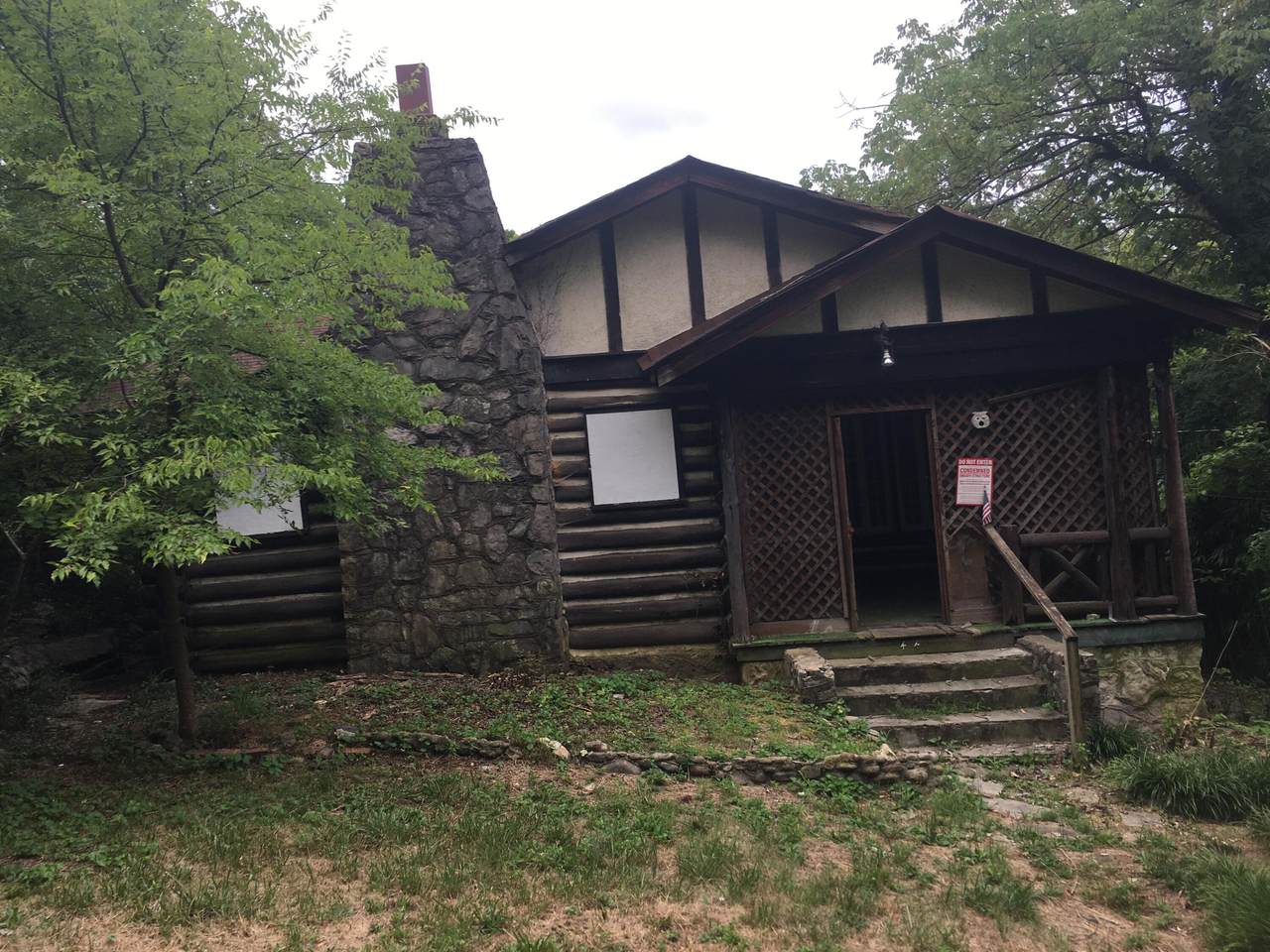 2404 Elmendorf St - Photo 1