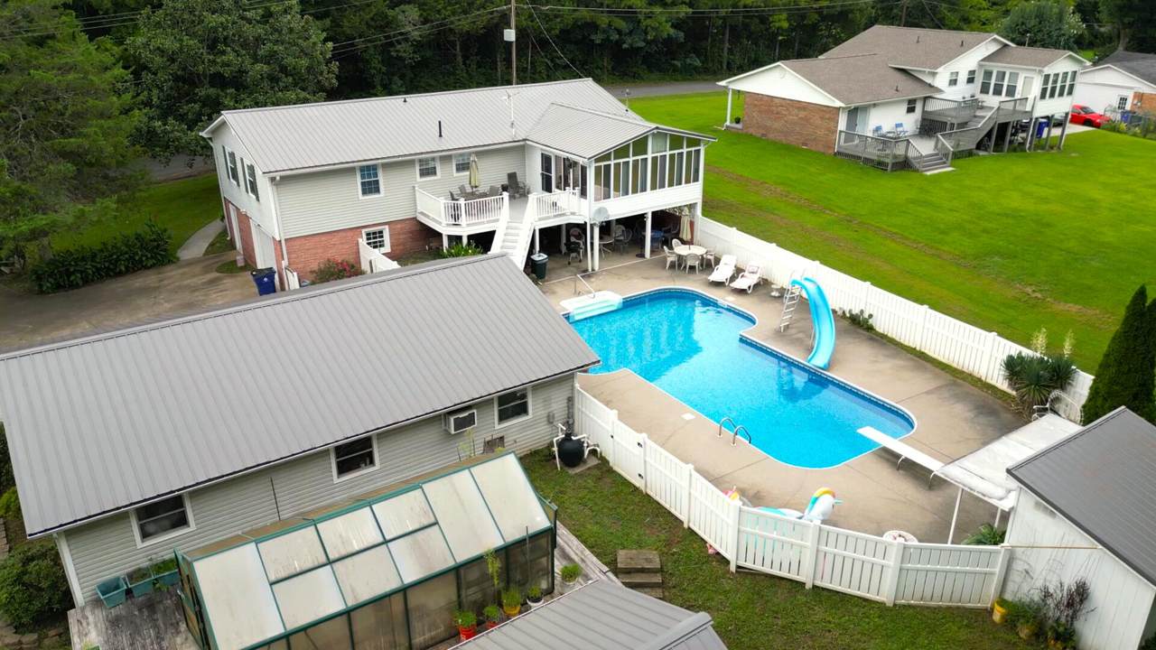 143 Robin Ln - Photo 1